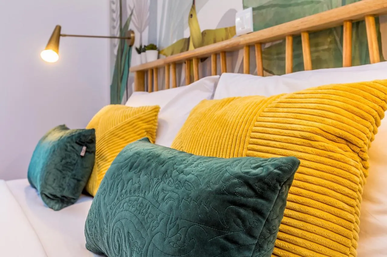 Colibri-Design&Beach Appartement Mit 40M2 Terrasse Und 2 Sups Pjescana Uvala Apartment