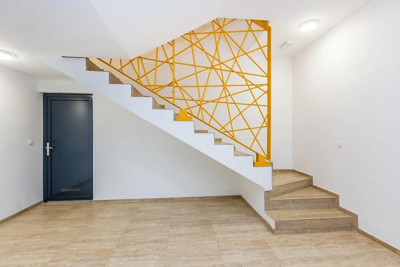 Colibri-Design&Beach Appartement Mit 40M2 Terrasse Und 2 Sups Pjescana Uvala 0*,  Croatia
