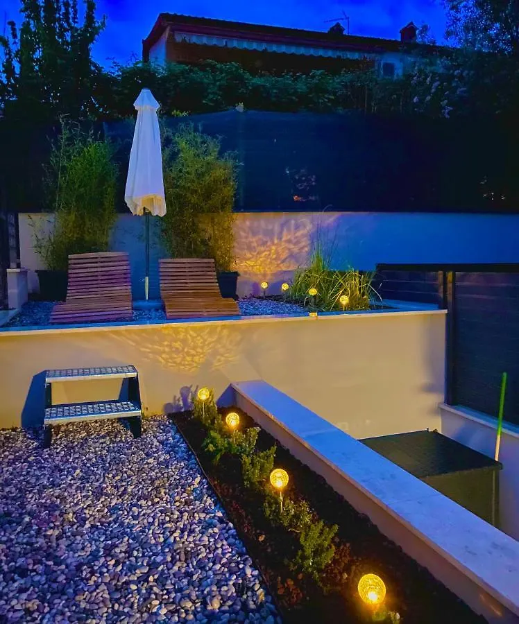 Colibri-Design&Beach Appartement Mit 40M2 Terrasse Und 2 Sups Pjescana Uvala
