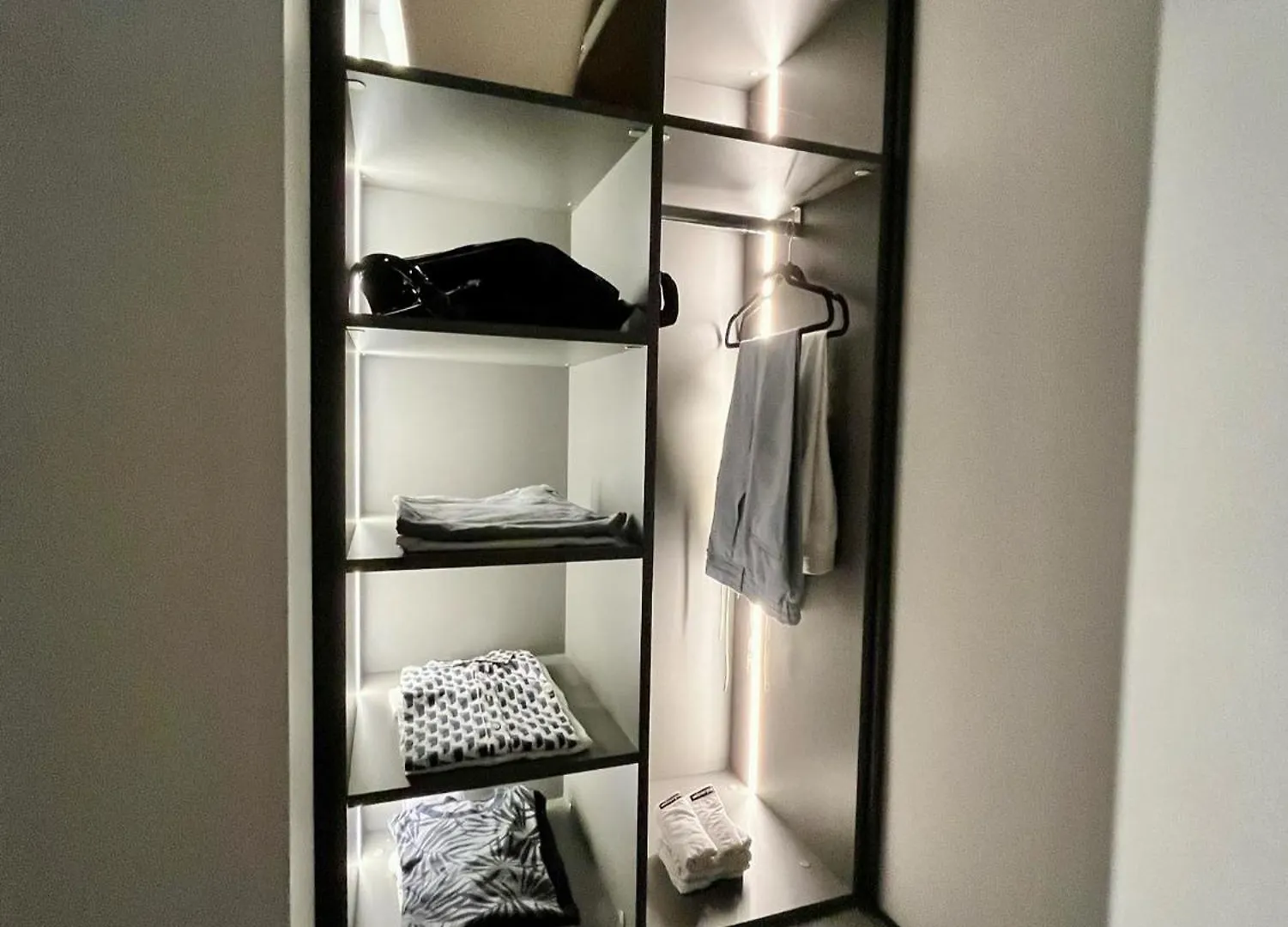 Colibri-Design&Beach Appartement Mit 40M2 Terrasse Und 2 Sups Pjescana Uvala Apartment